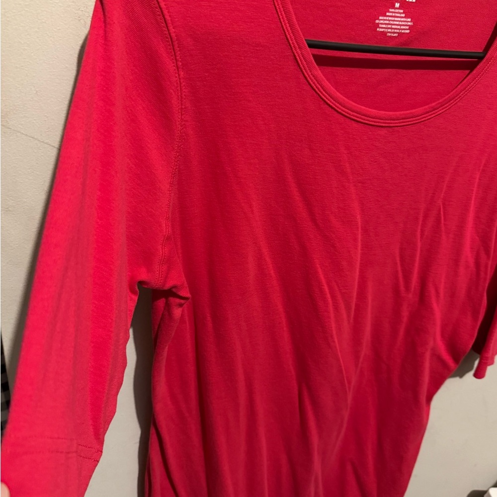 Duluth Trading Co Women's Bright Pink Short Sleeve Tee - Picture 3 of 3